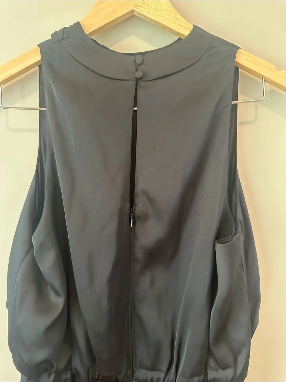 NWT! ABERCROMBIE & FITCH High-neck Draped Black Sleeveless Jumpsuit. Medium - Picture 4 of 7